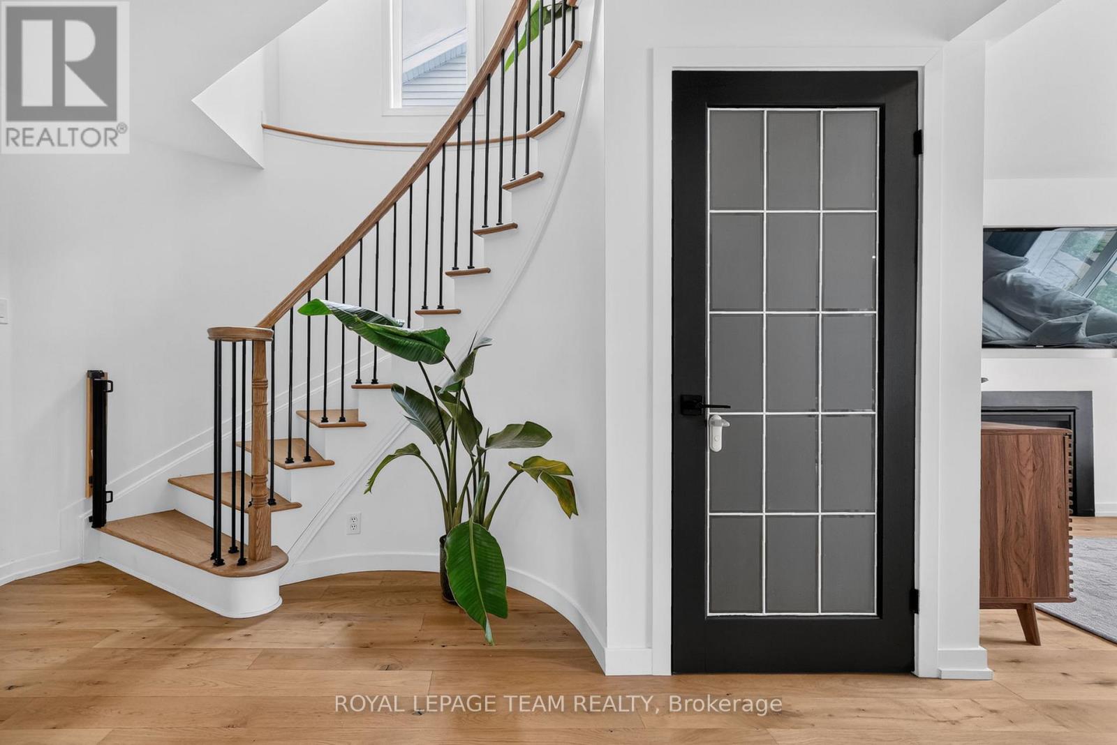 8 Oriska Way Property Photo 8