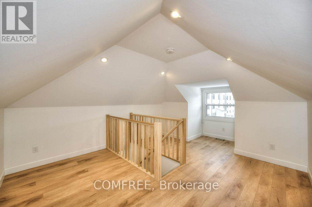 2 Esson Street Property Photo 8