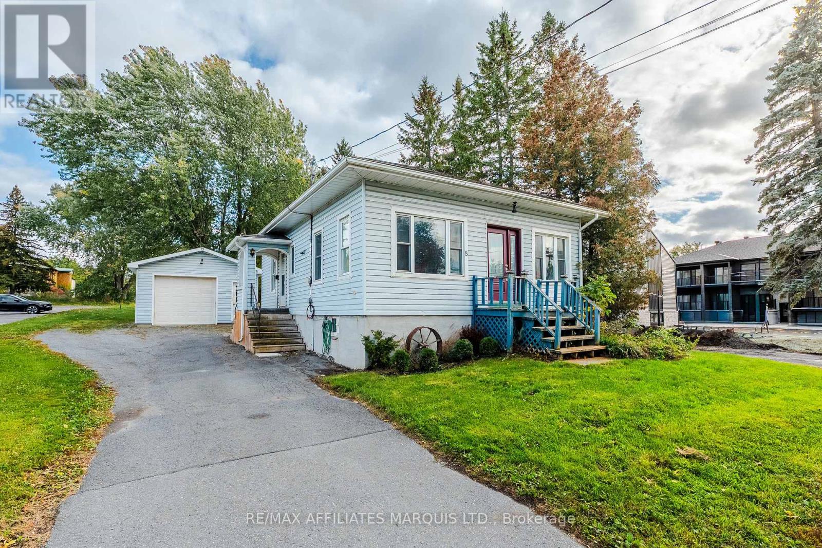 8 Mechanic Street W Property Photo 1
