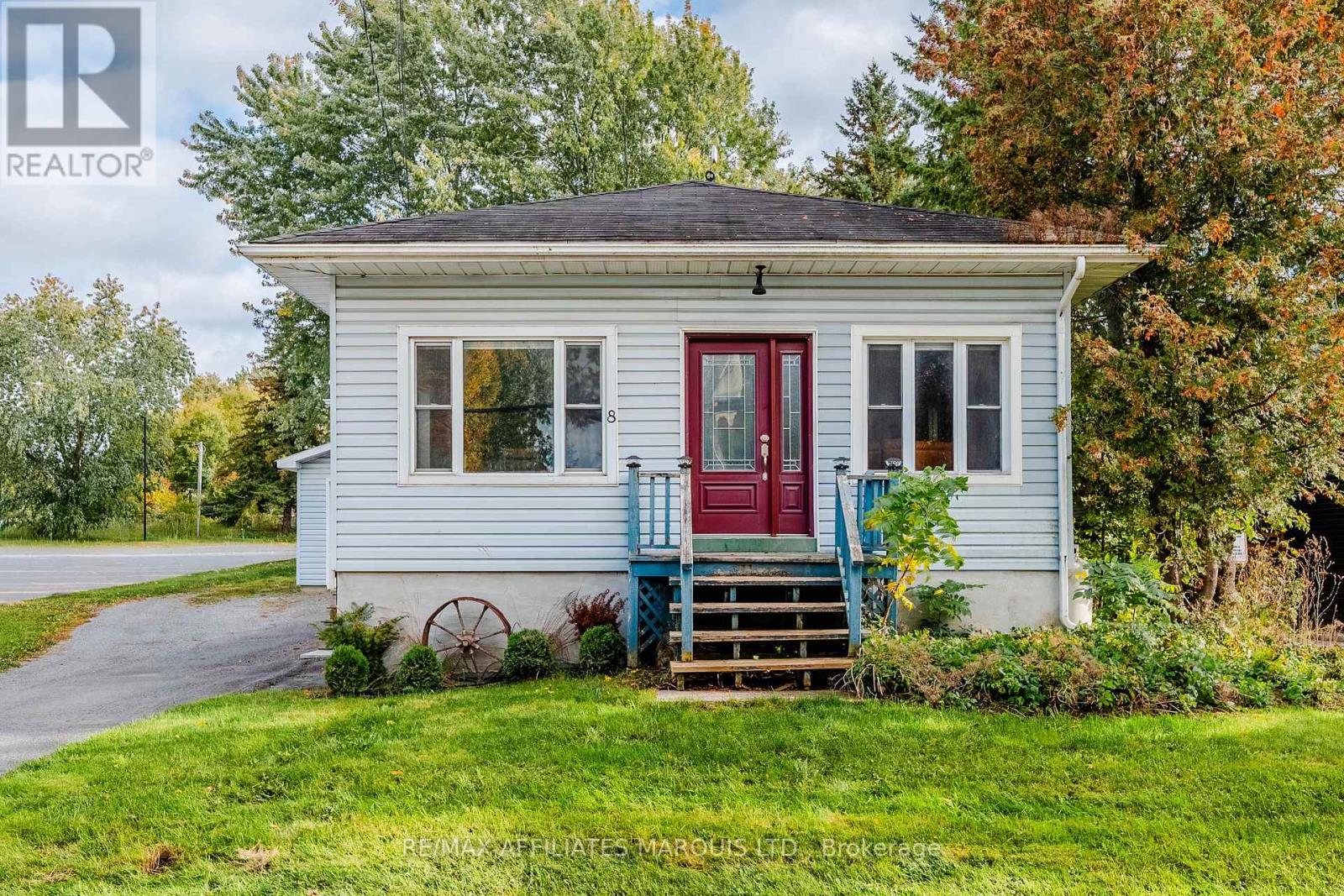 8 Mechanic Street W Property Photo 2