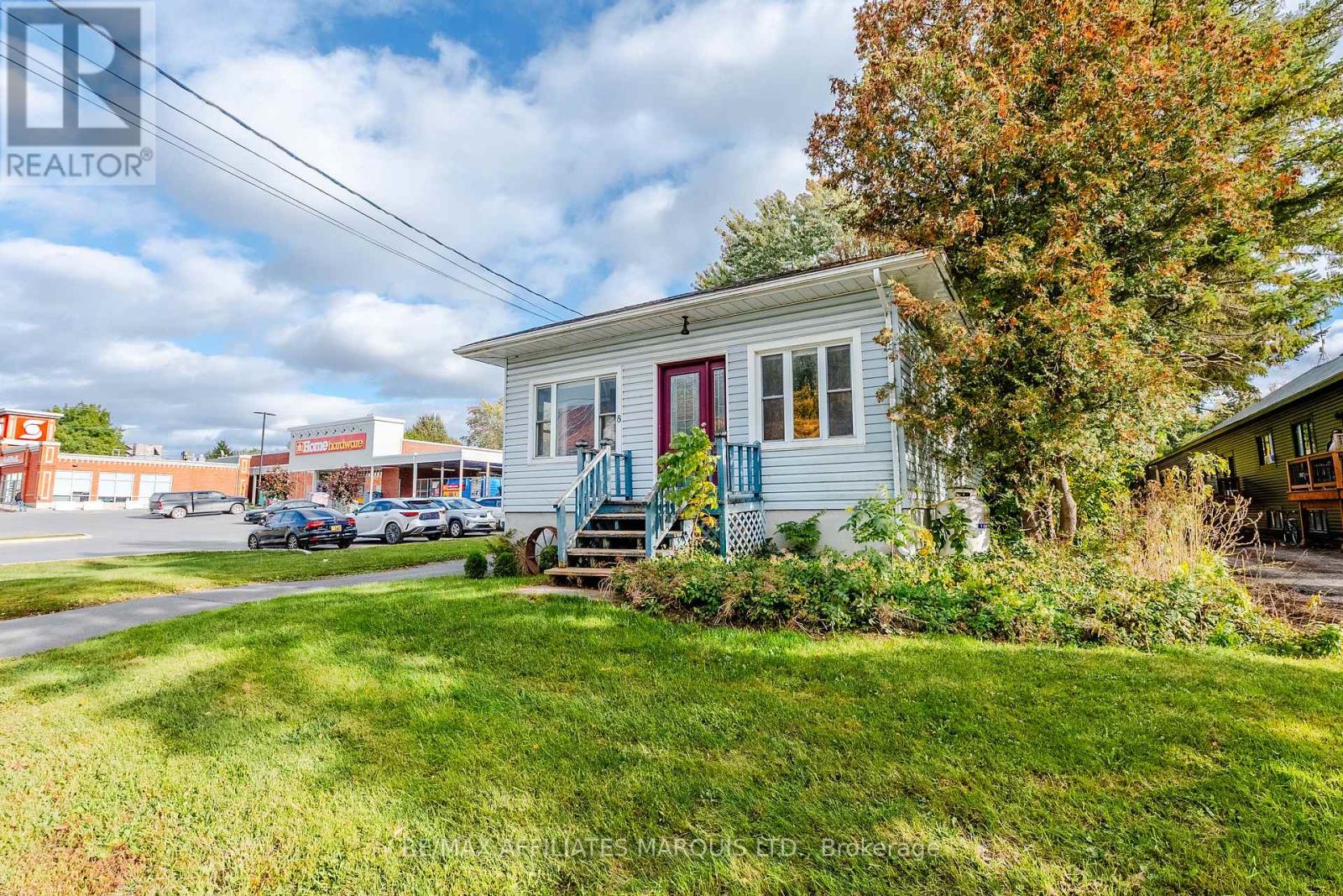 8 Mechanic Street W Property Photo 3
