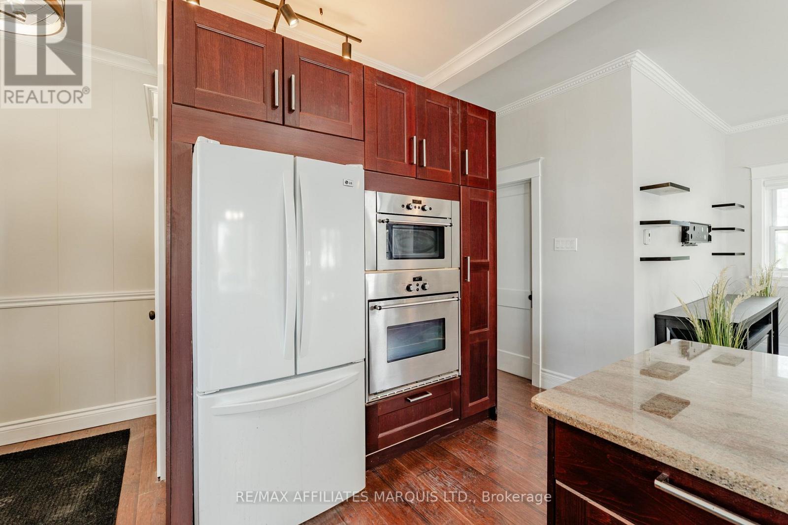 8 Mechanic Street W Property Photo 15