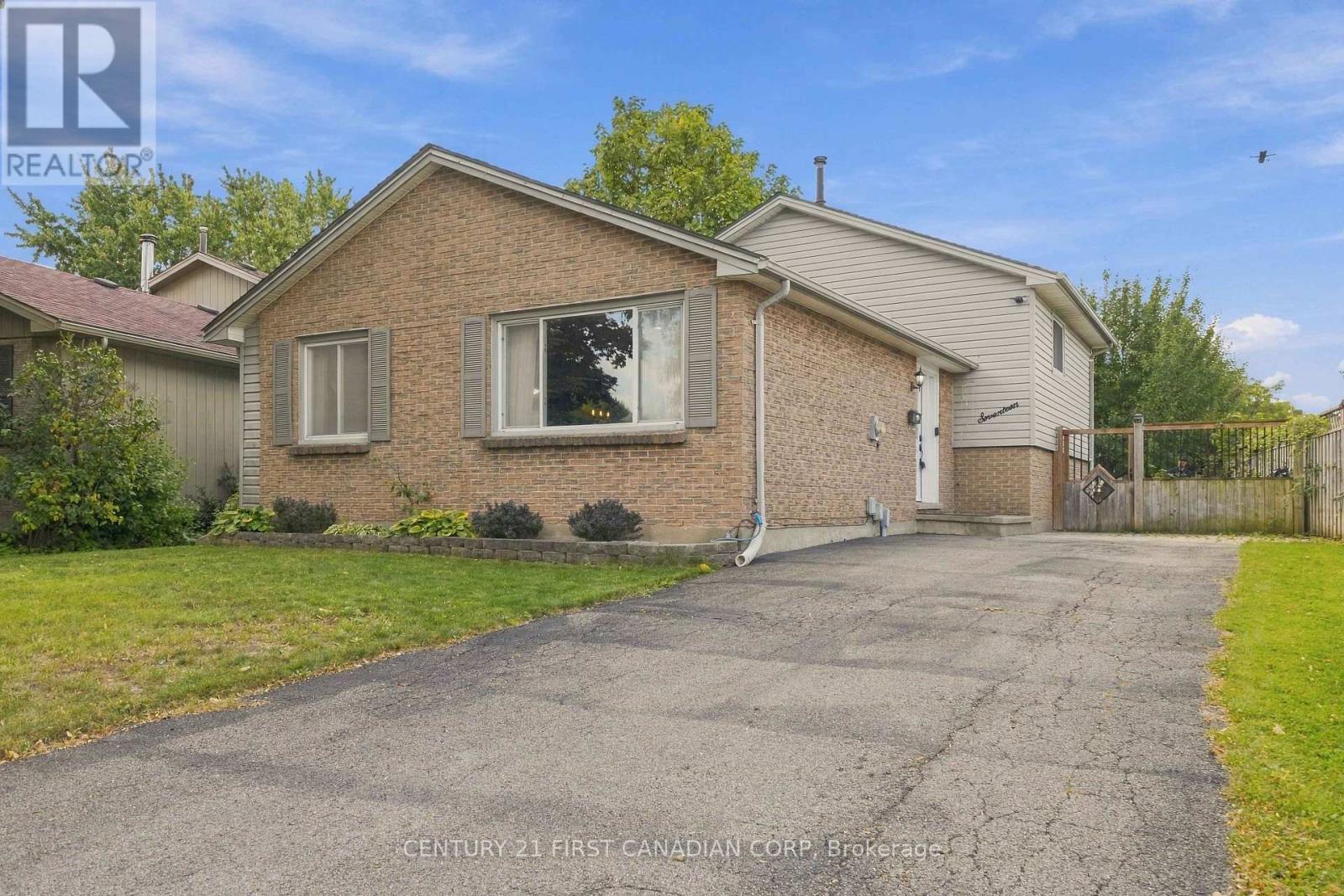 17 Archer Crescent Property Photo 1