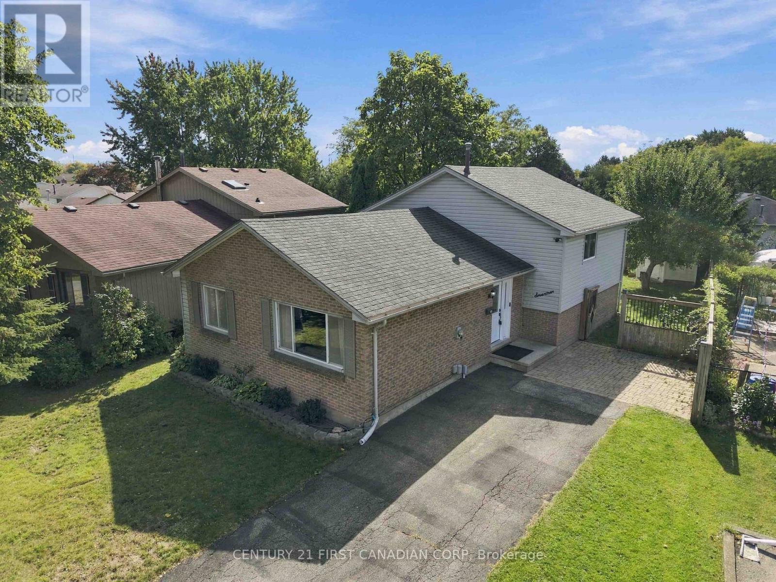 17 Archer Crescent Property Photo 2