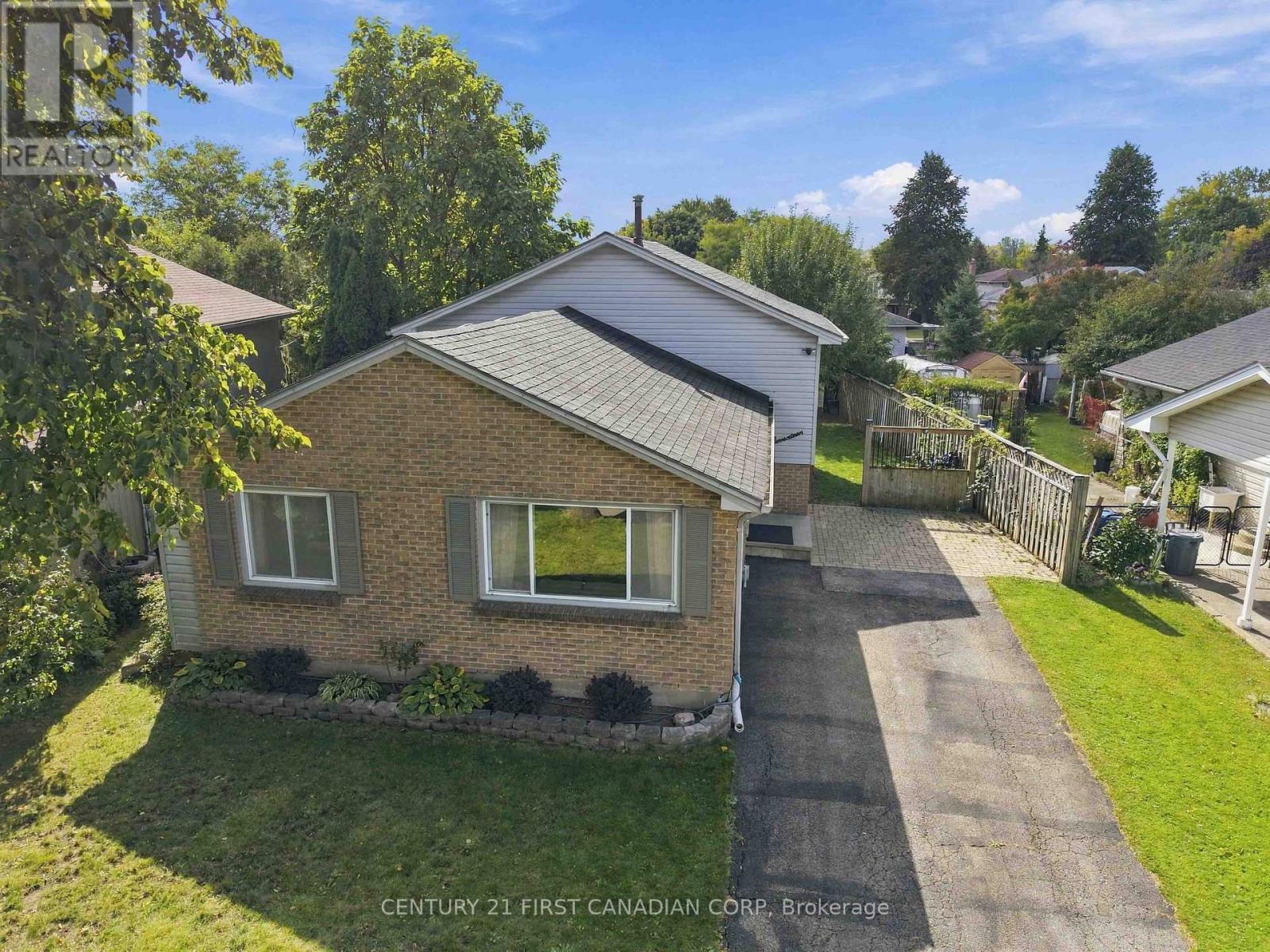 17 Archer Crescent Property Photo 3