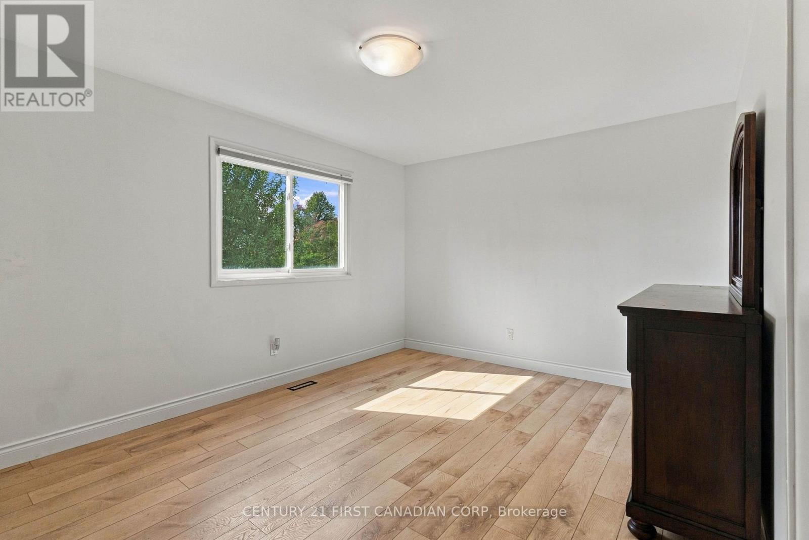17 Archer Crescent Property Photo 20