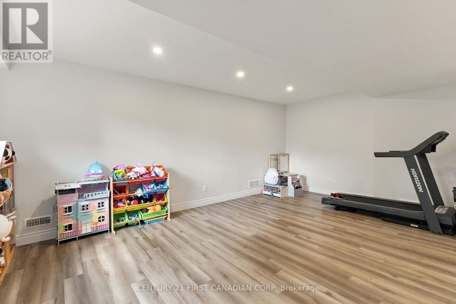 17 Archer Crescent Property Photo 31