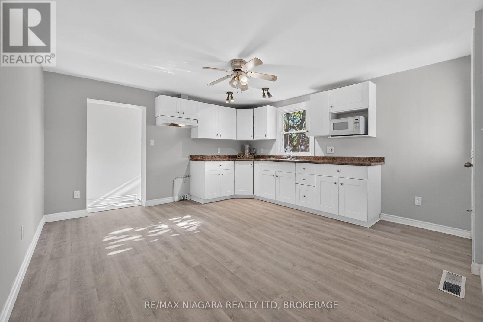 15 Adelaide Street Property Photo 4