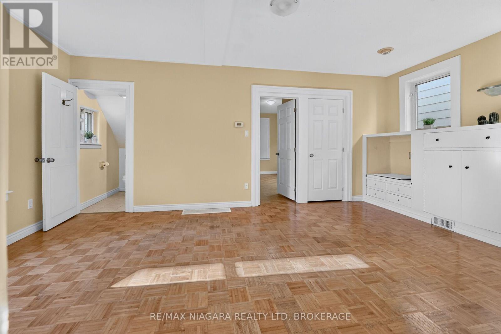 15 Adelaide Street Property Photo 8