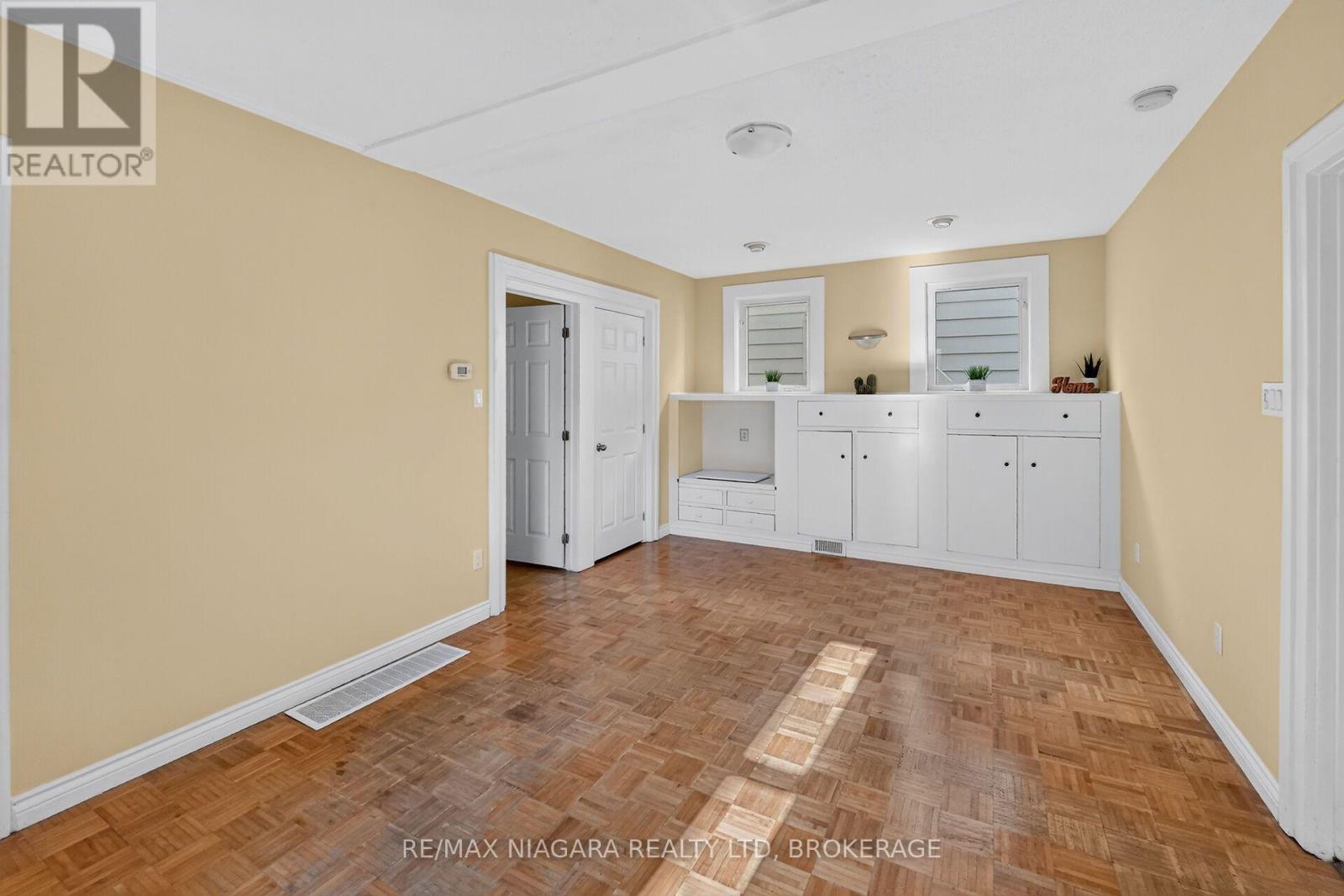 15 Adelaide Street Property Photo 9