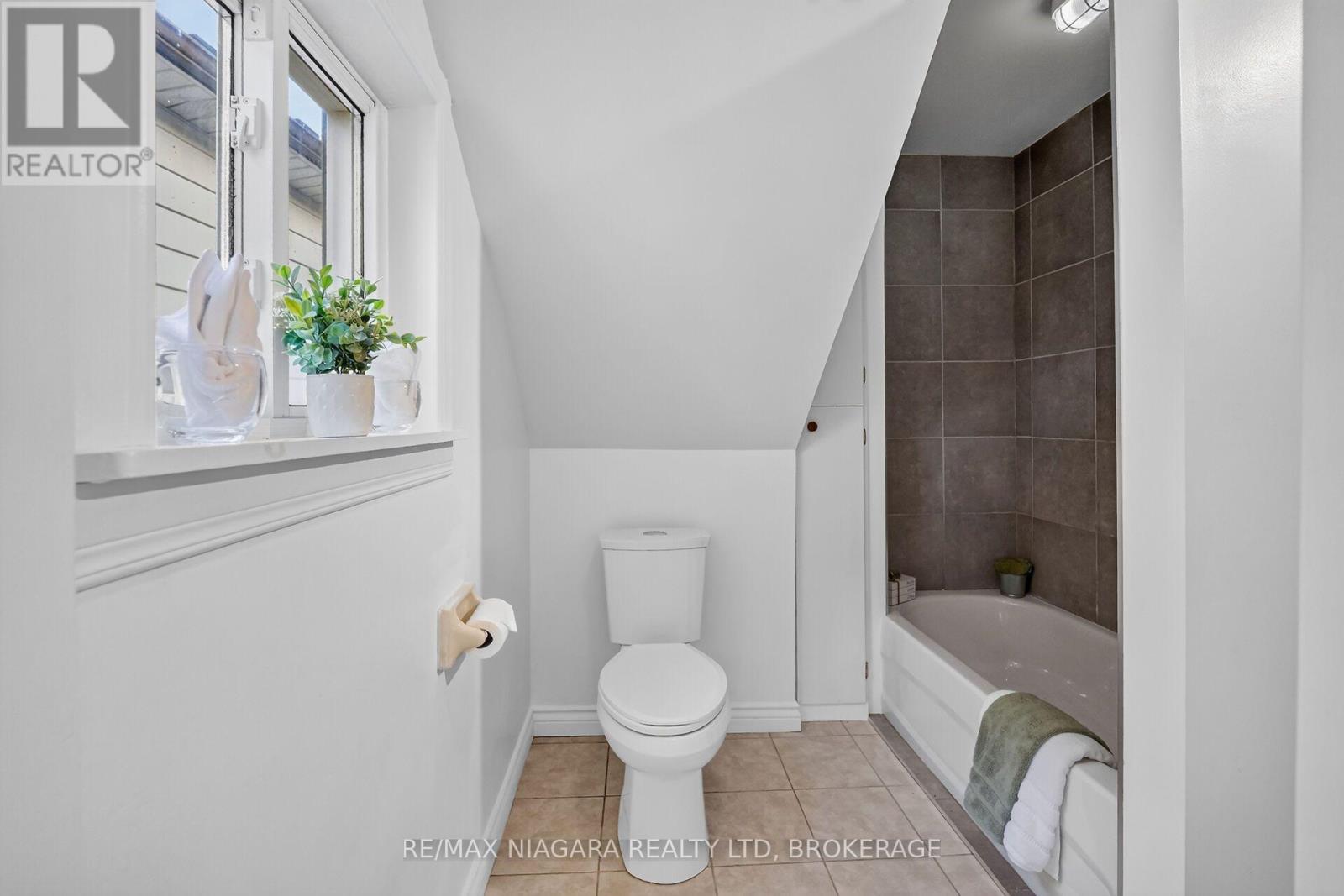 15 Adelaide Street Property Photo 12