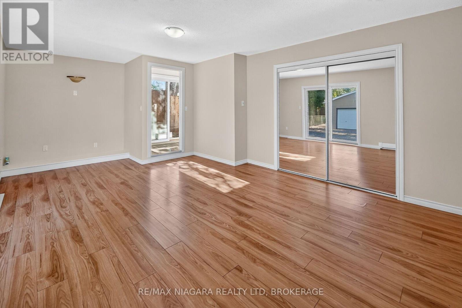15 Adelaide Street Property Photo 18