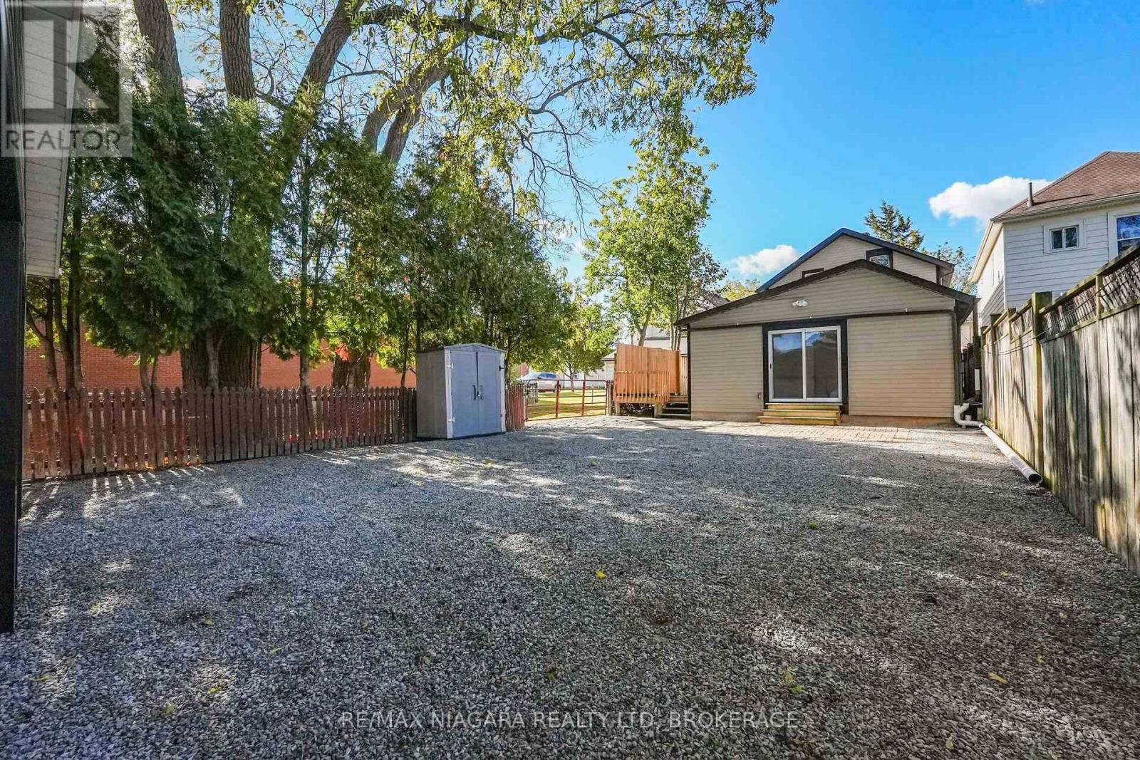 15 Adelaide Street Property Photo 22