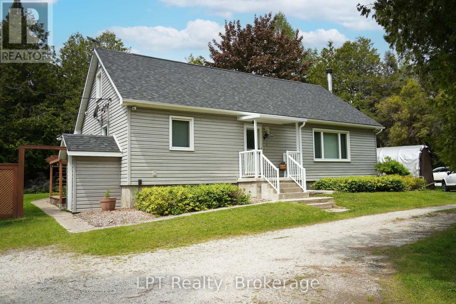 668 Pike Bay Road Property Photo 2