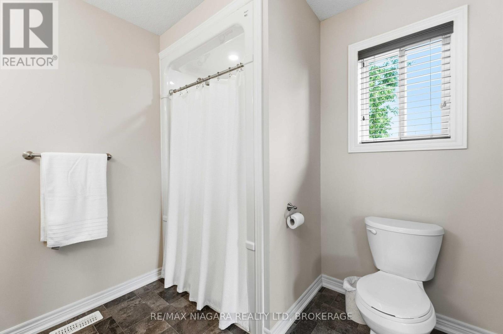 23b Bloomfield Avenue Property Photo 25