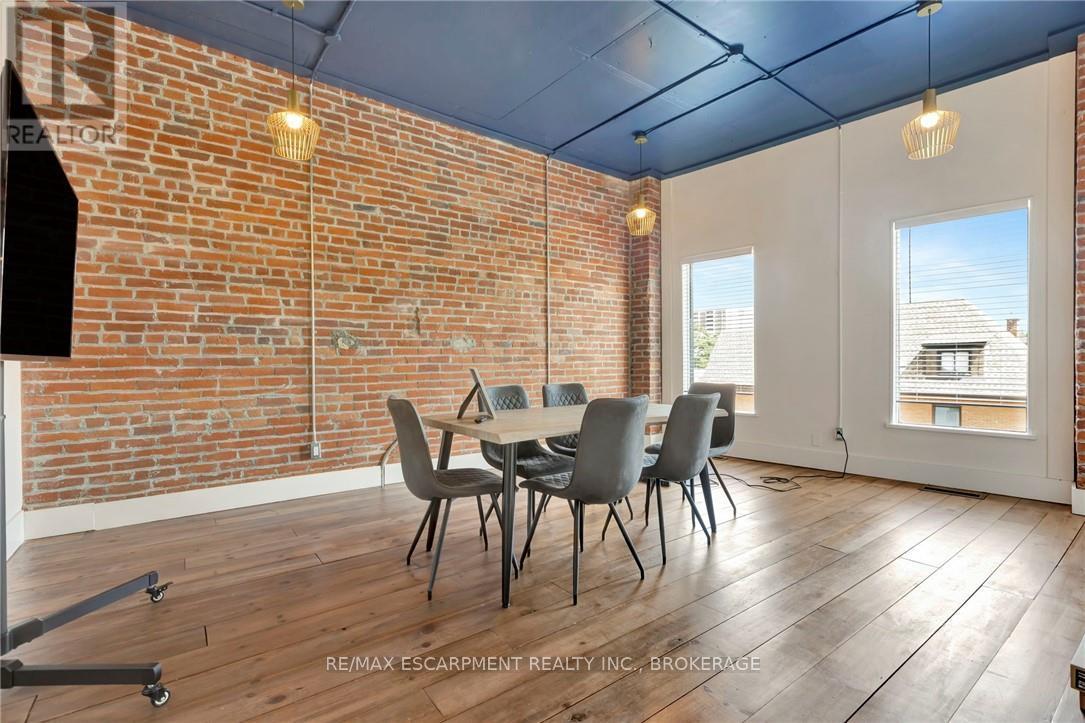 380 King Street E Property Photo 26