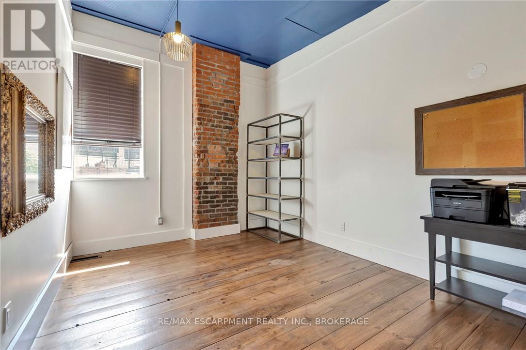 380 King Street E Property Photo 30