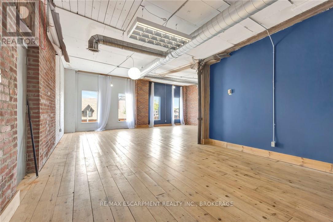 380 King Street E Property Photo 37