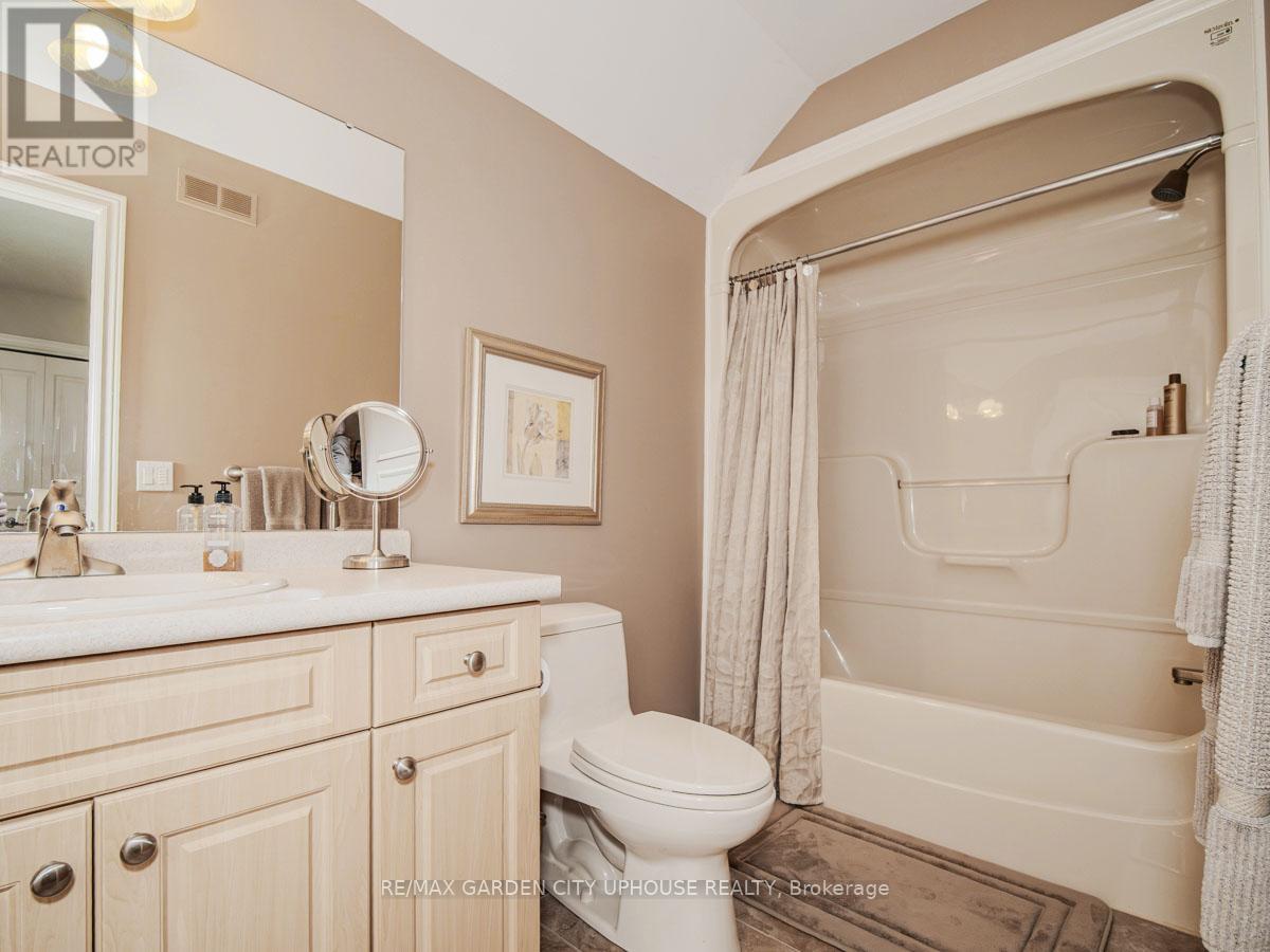 45 Oarsman Crescent Property Photo 18