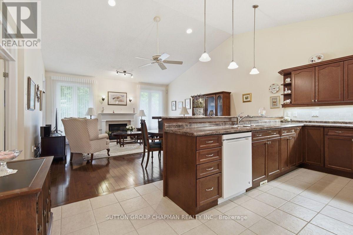 15 - 455 Hyde Park Road Property Photo 17