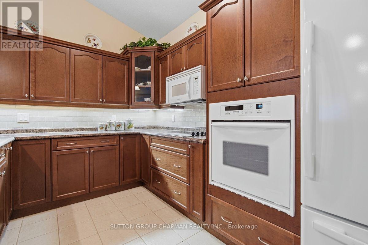 15 - 455 Hyde Park Road Property Photo 22