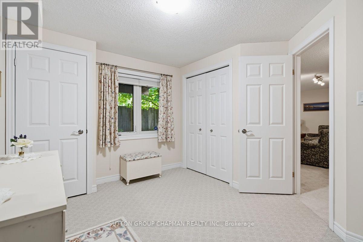 15 - 455 Hyde Park Road Property Photo 44