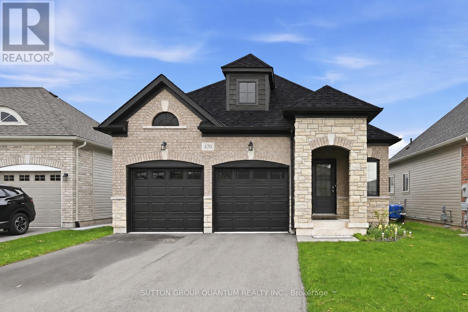 420 Williams Crescent Property Photo 2
