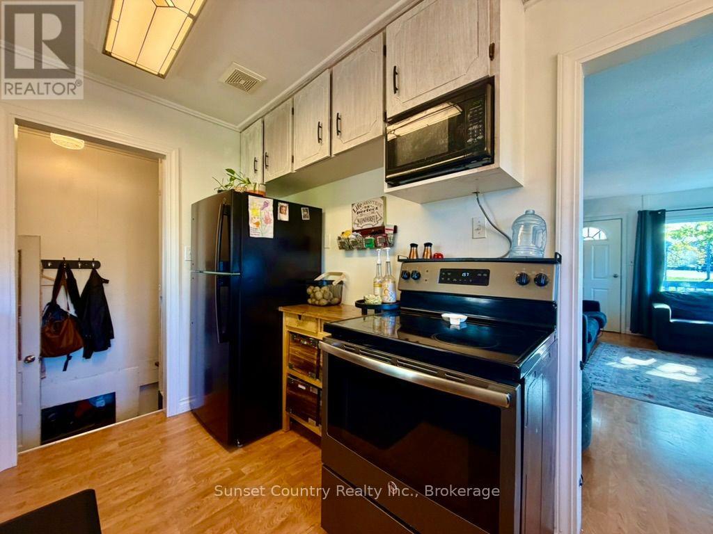 169 Florence Street Property Photo 6