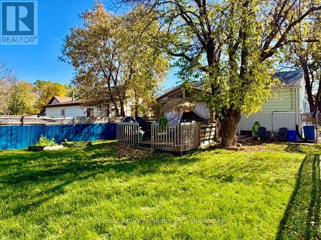 169 Florence Street Property Photo 22