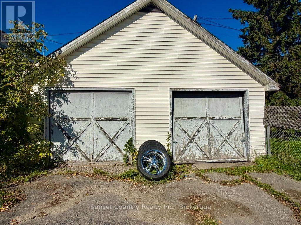 169 Florence Street Property Photo 24