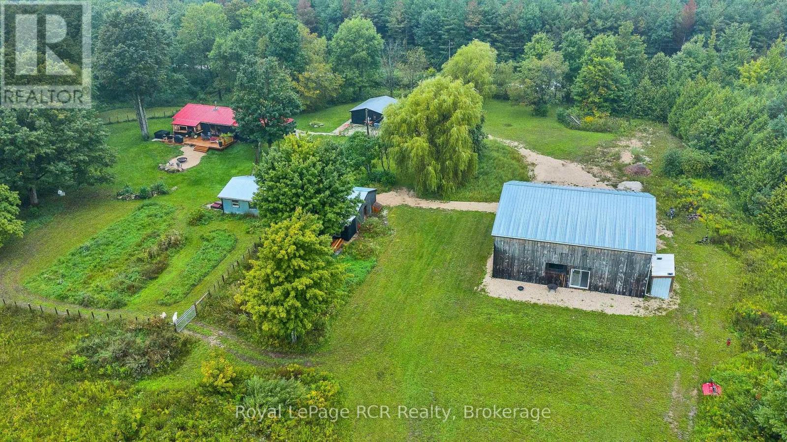 585216 Sideroad 10a Property Photo 1