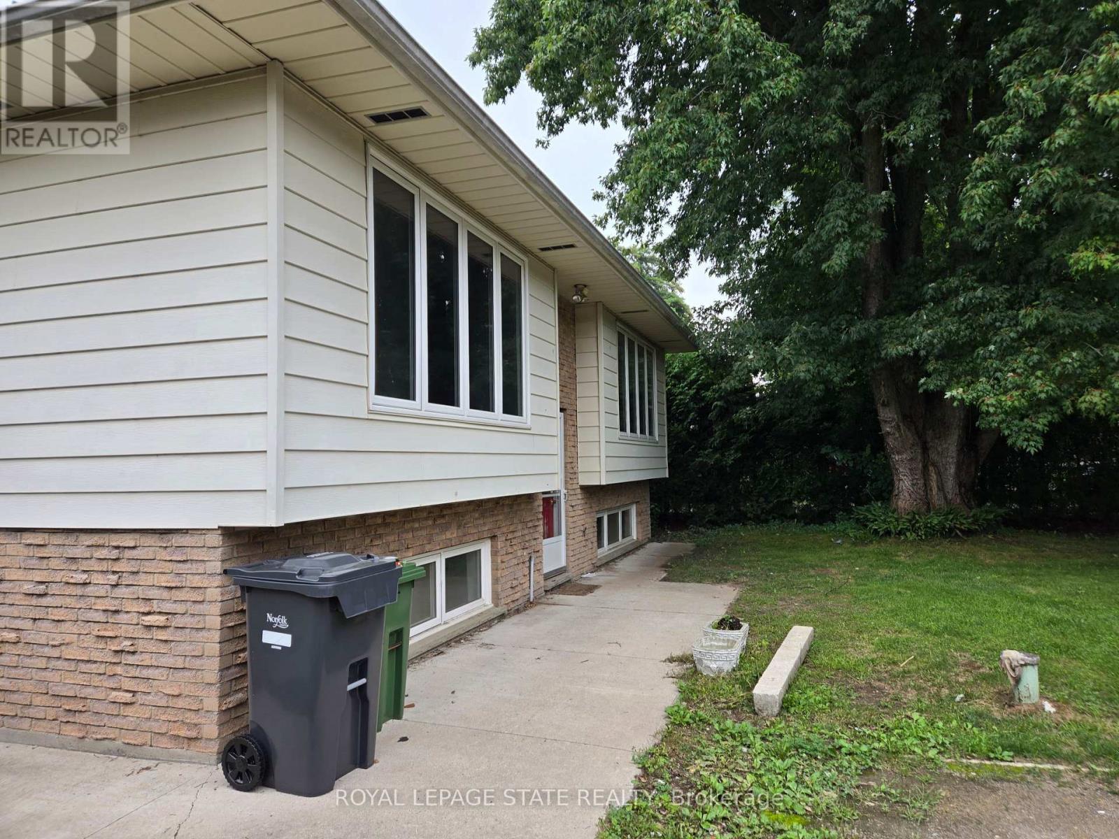 8 Lyndhurst Avenue Property Photo 4