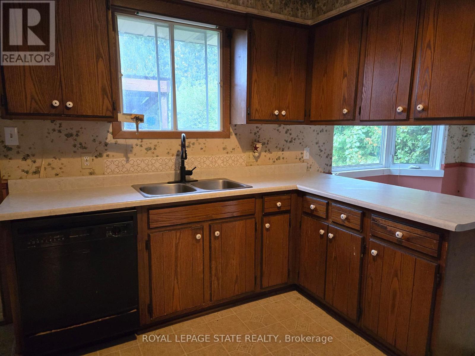 8 Lyndhurst Avenue Property Photo 15