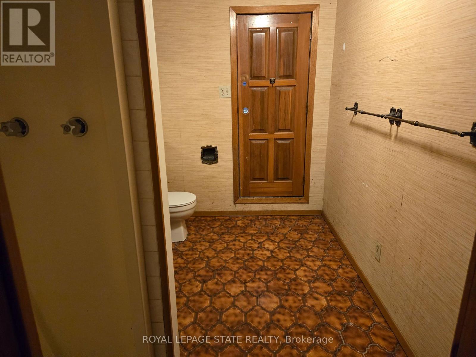 8 Lyndhurst Avenue Property Photo 24