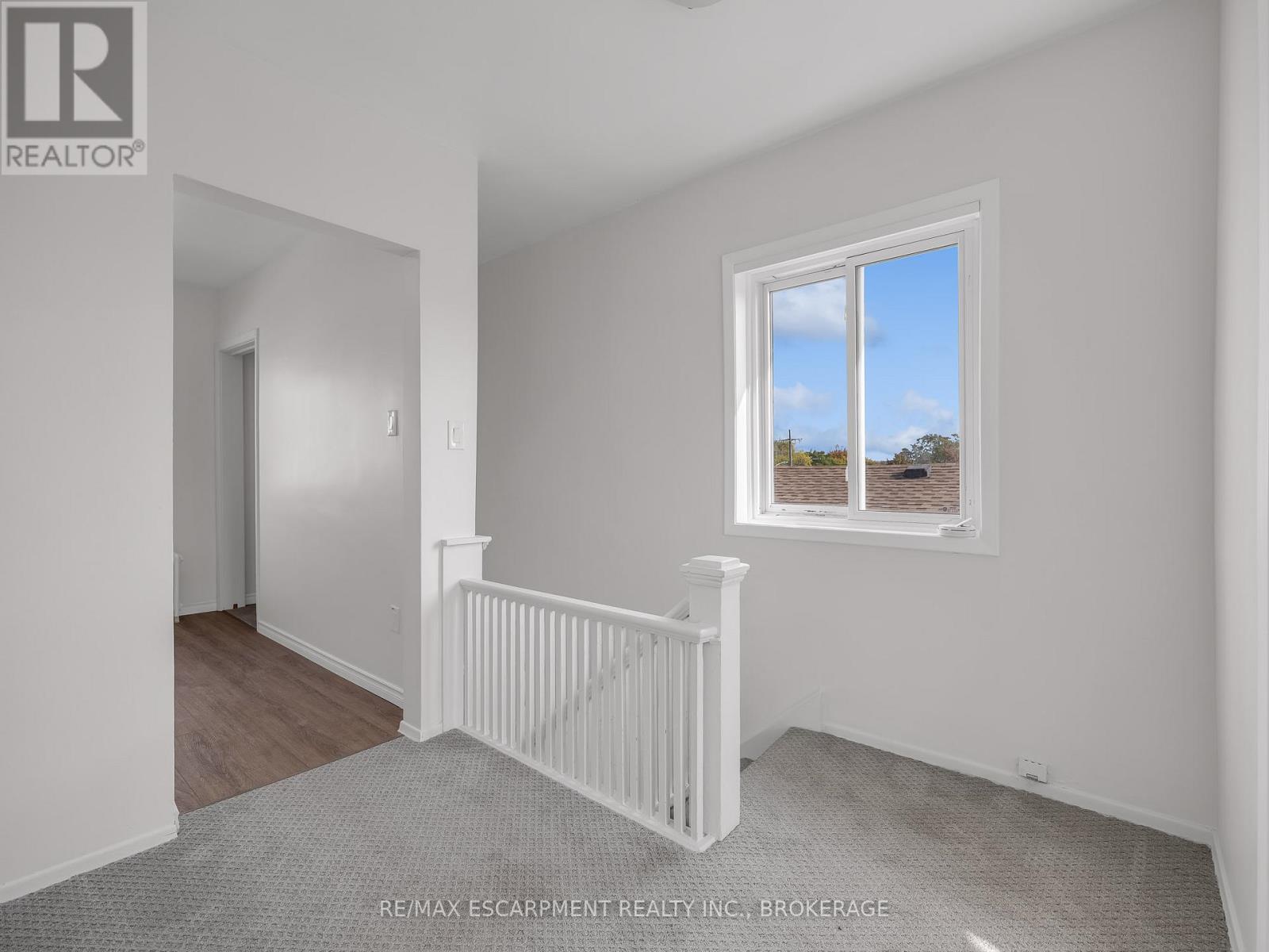 Upper - 7 Maitland Street Property Photo 6
