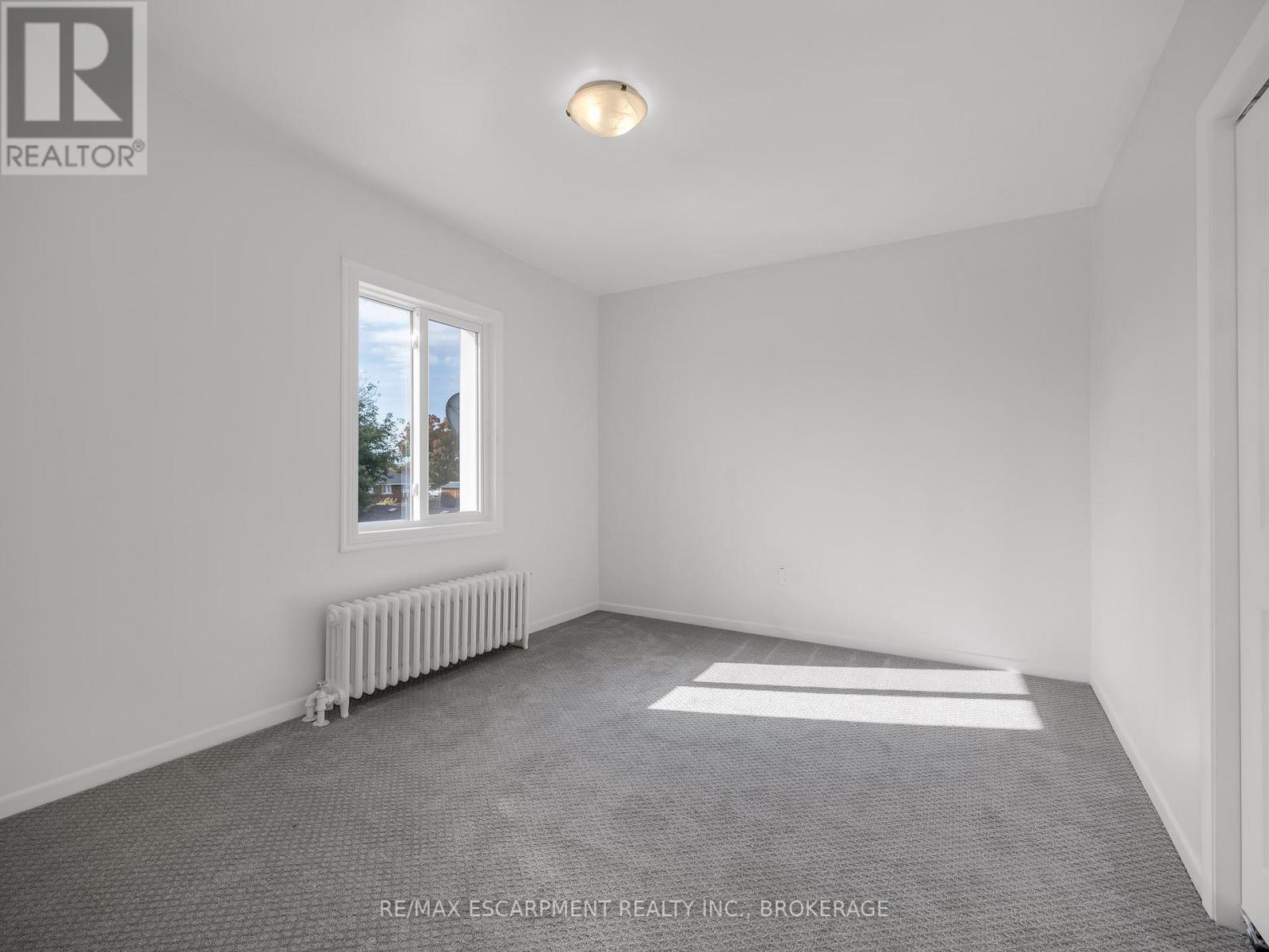 Upper - 7 Maitland Street Property Photo 8