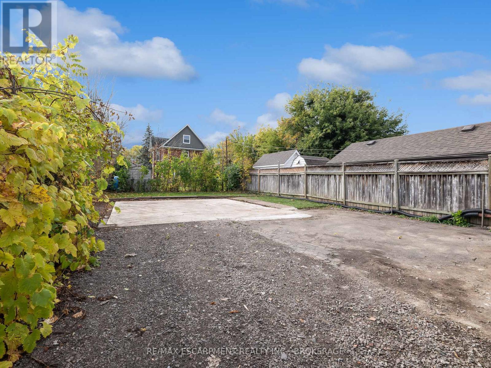 Upper - 7 Maitland Street Property Photo 11