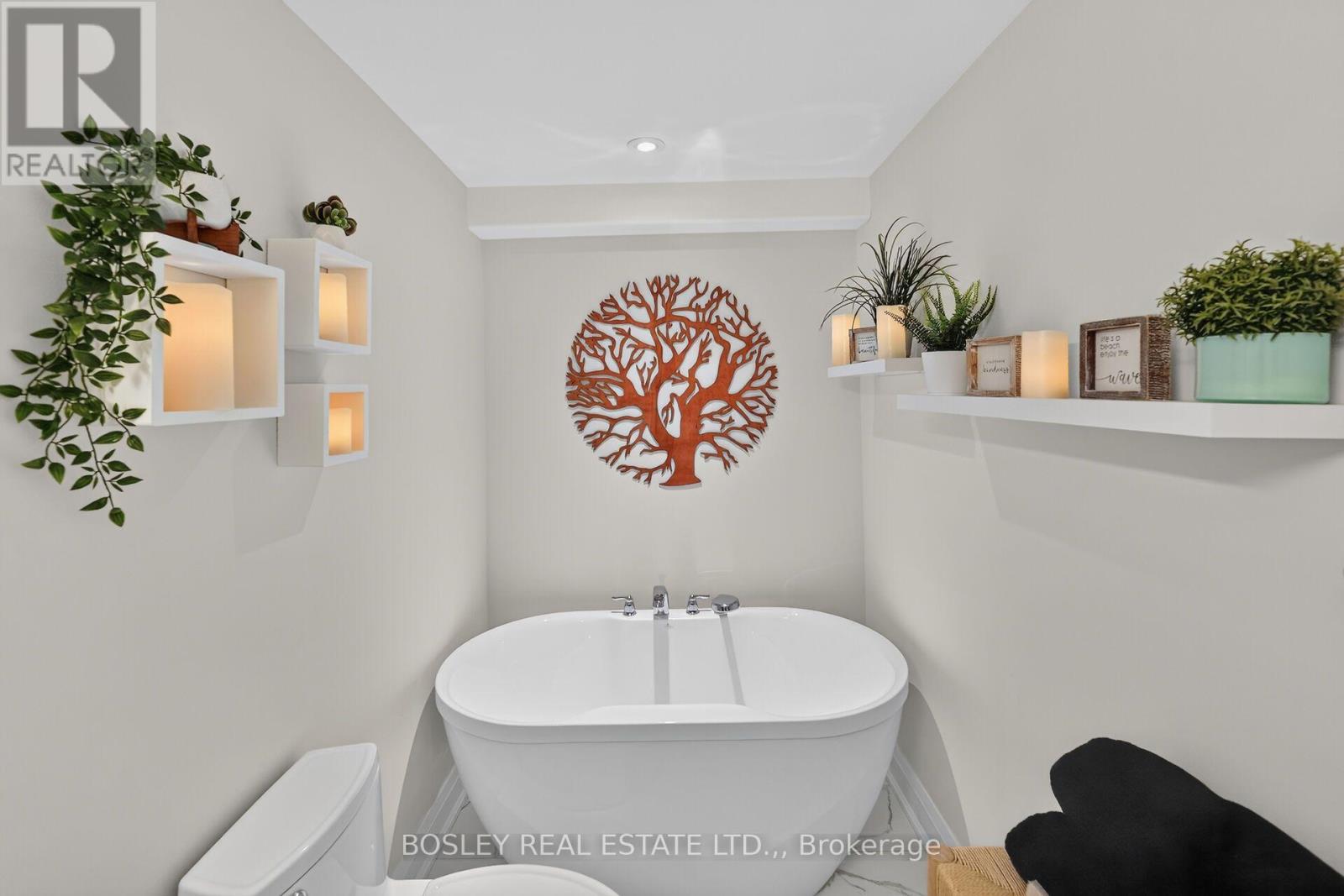 17 Mills Lane Property Photo 35