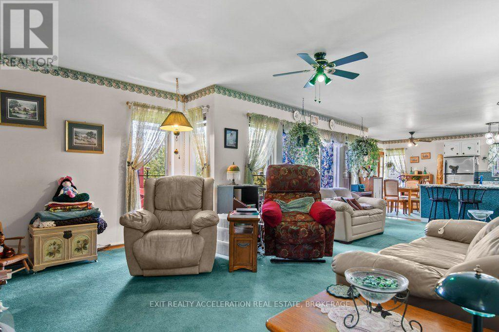 26 Oak Lane Property Photo 4