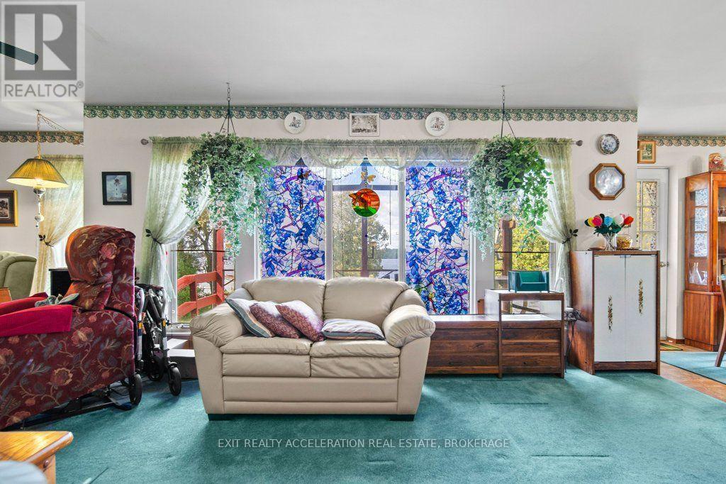26 Oak Lane Property Photo 6