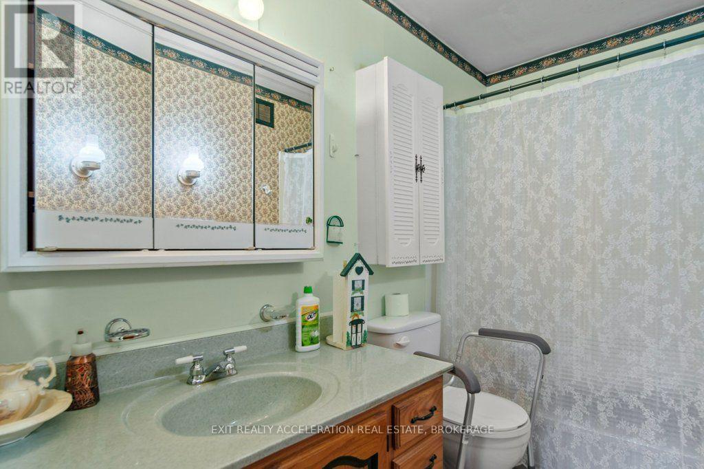 26 Oak Lane Property Photo 16