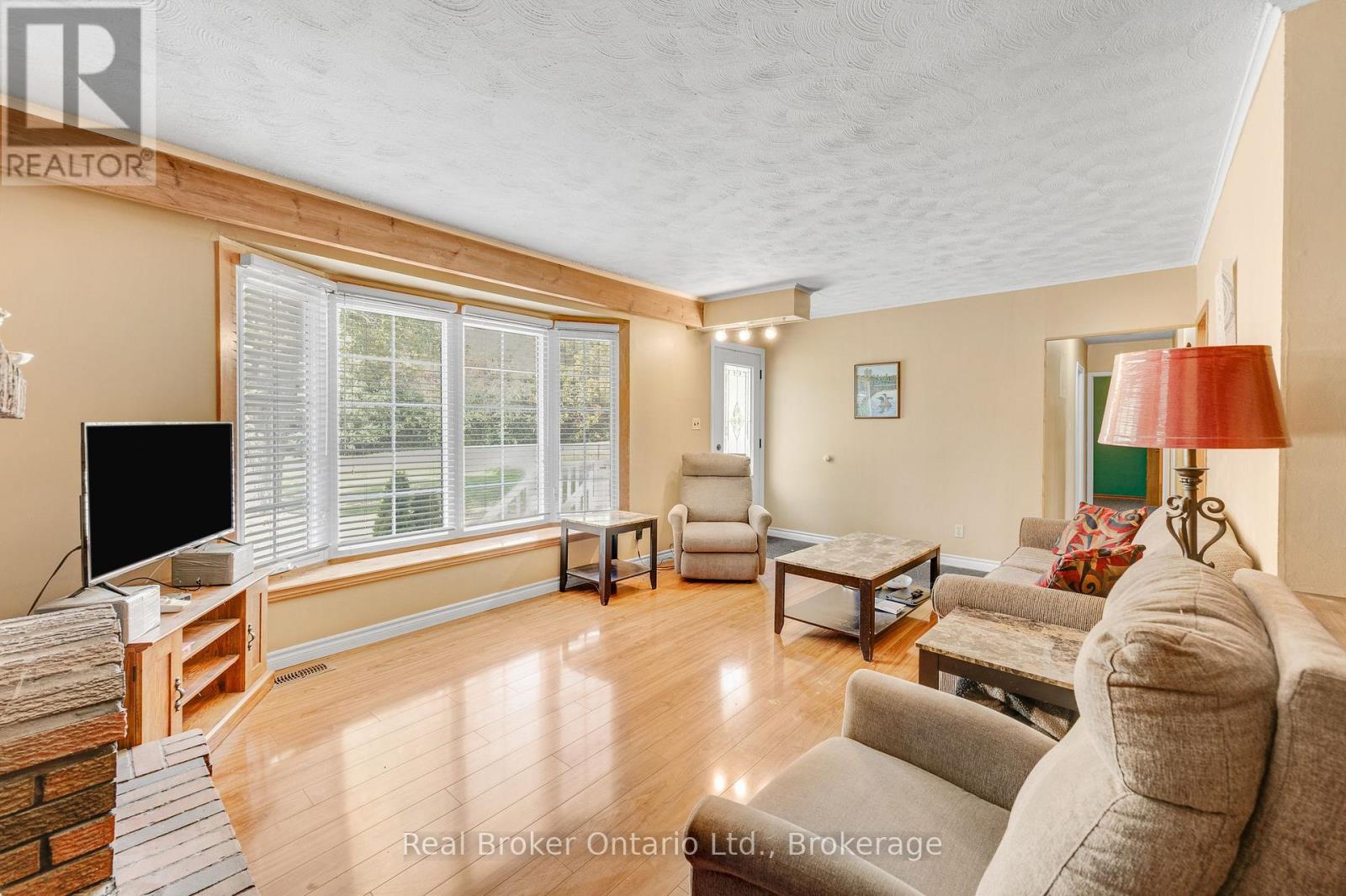 4143 Glancaster Road Property Photo 4