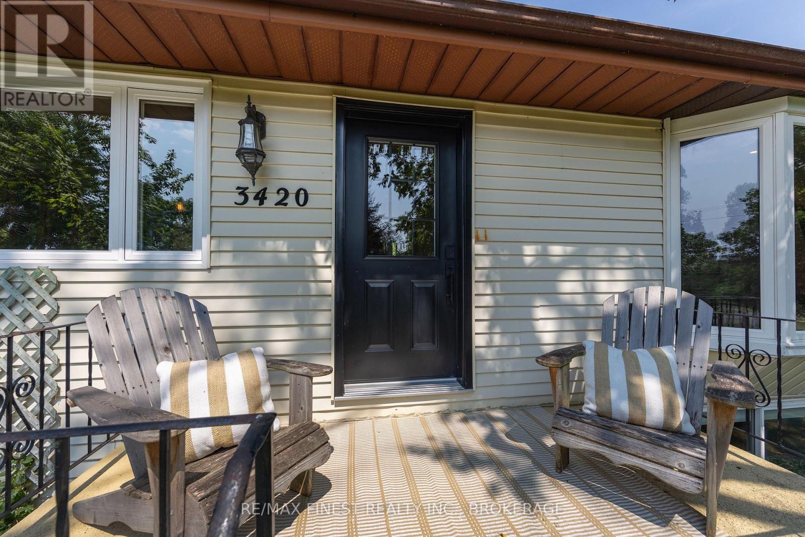 3420 Round Lake Road Property Photo 3
