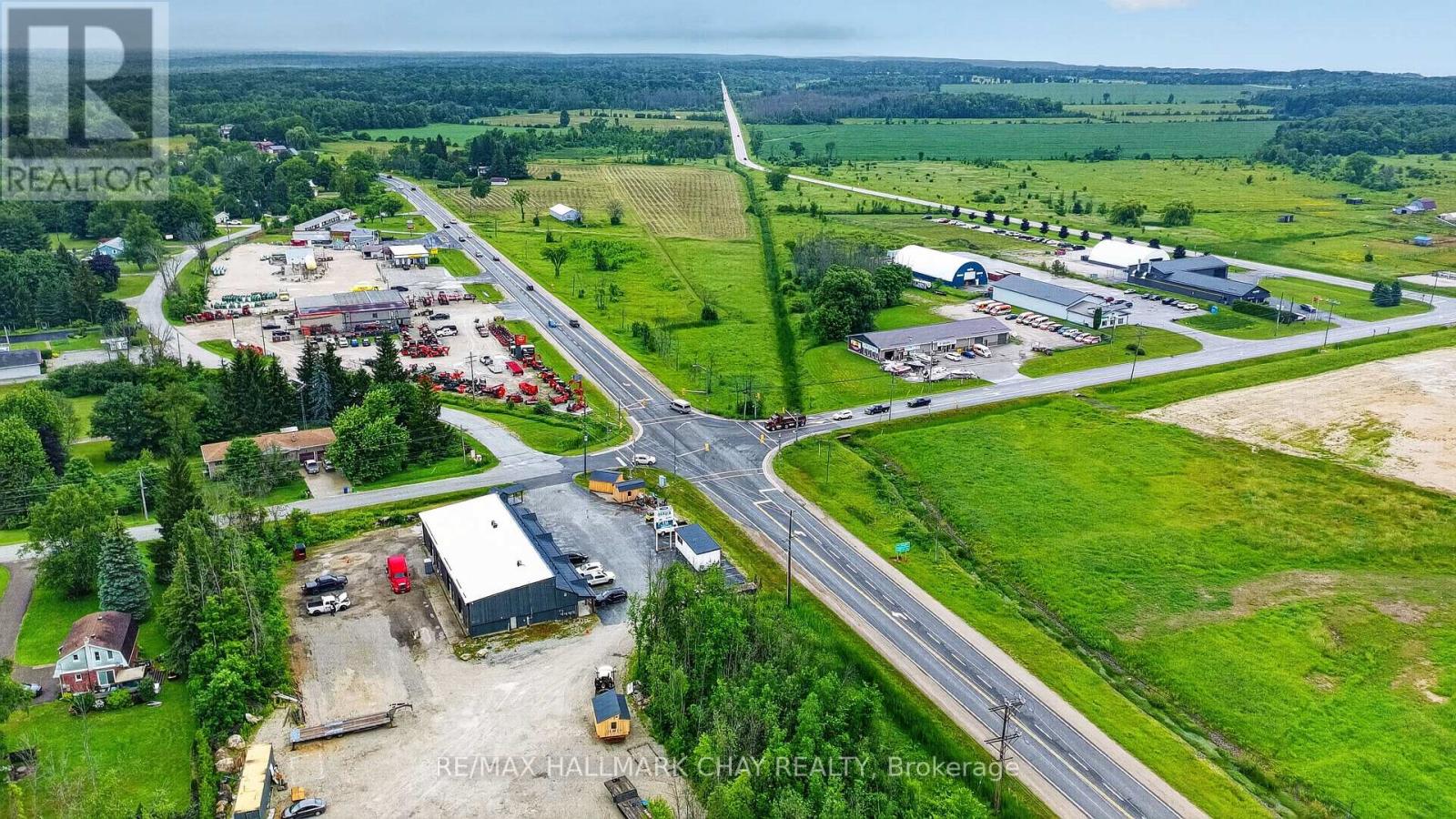 717950 Highway 6 Property Photo 6