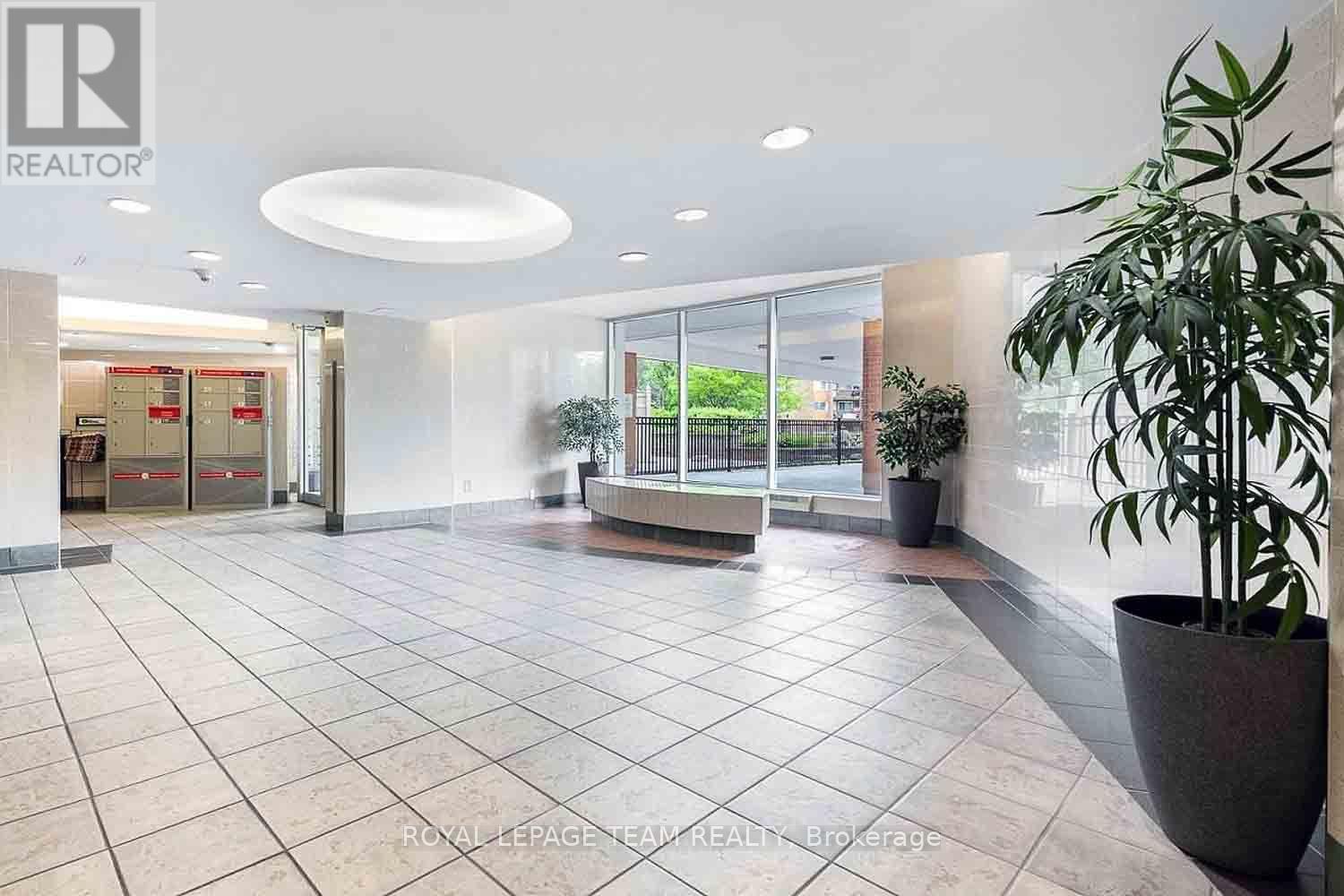 409 - 2000 Jasmine Crescent Property Photo 3