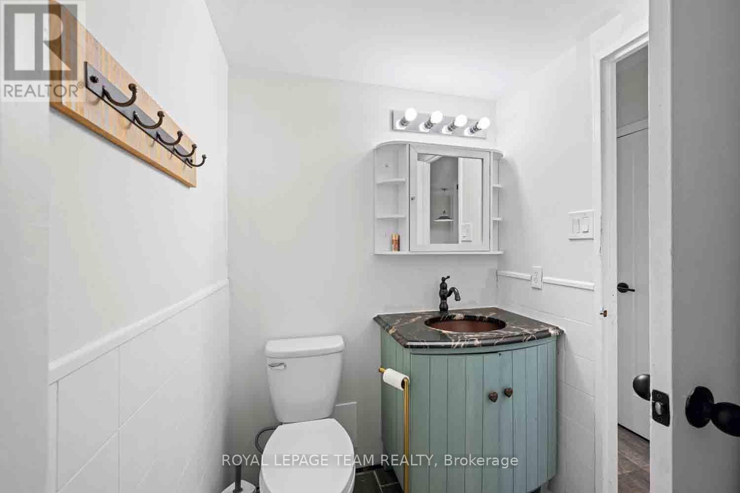 409 - 2000 Jasmine Crescent Property Photo 22