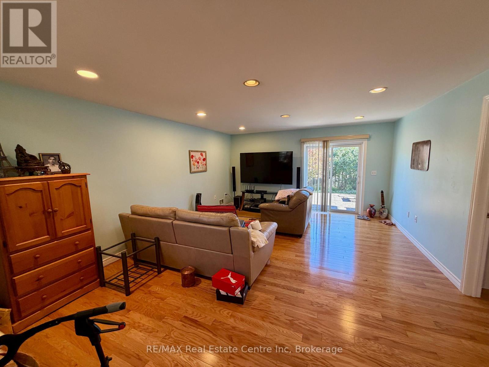 162 Clairfields Drive W Property Photo 10