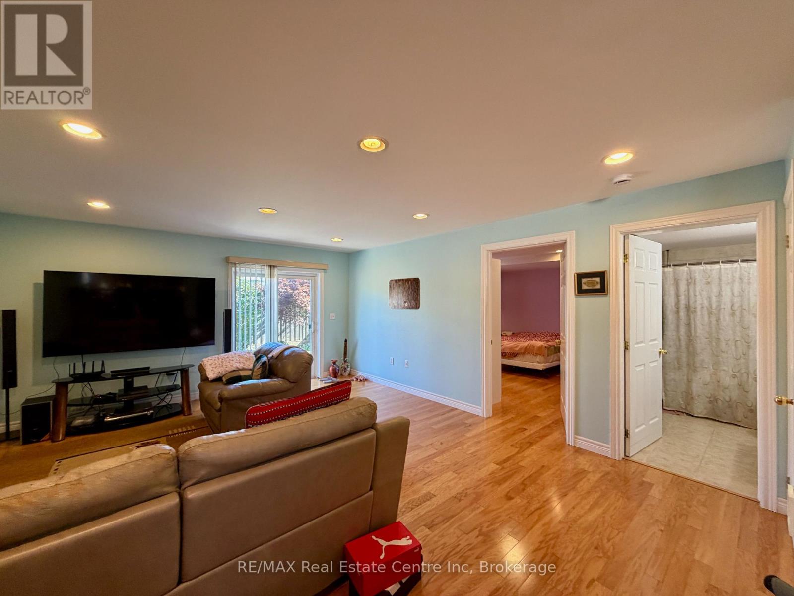 162 Clairfields Drive W Property Photo 11