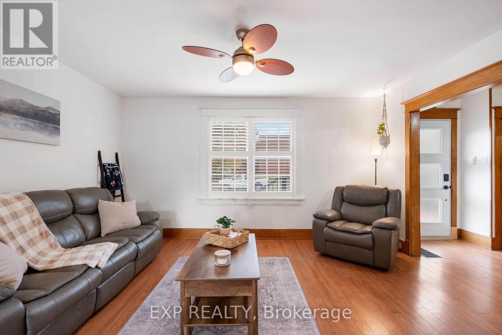 206 Fifth Street W Property Photo 12