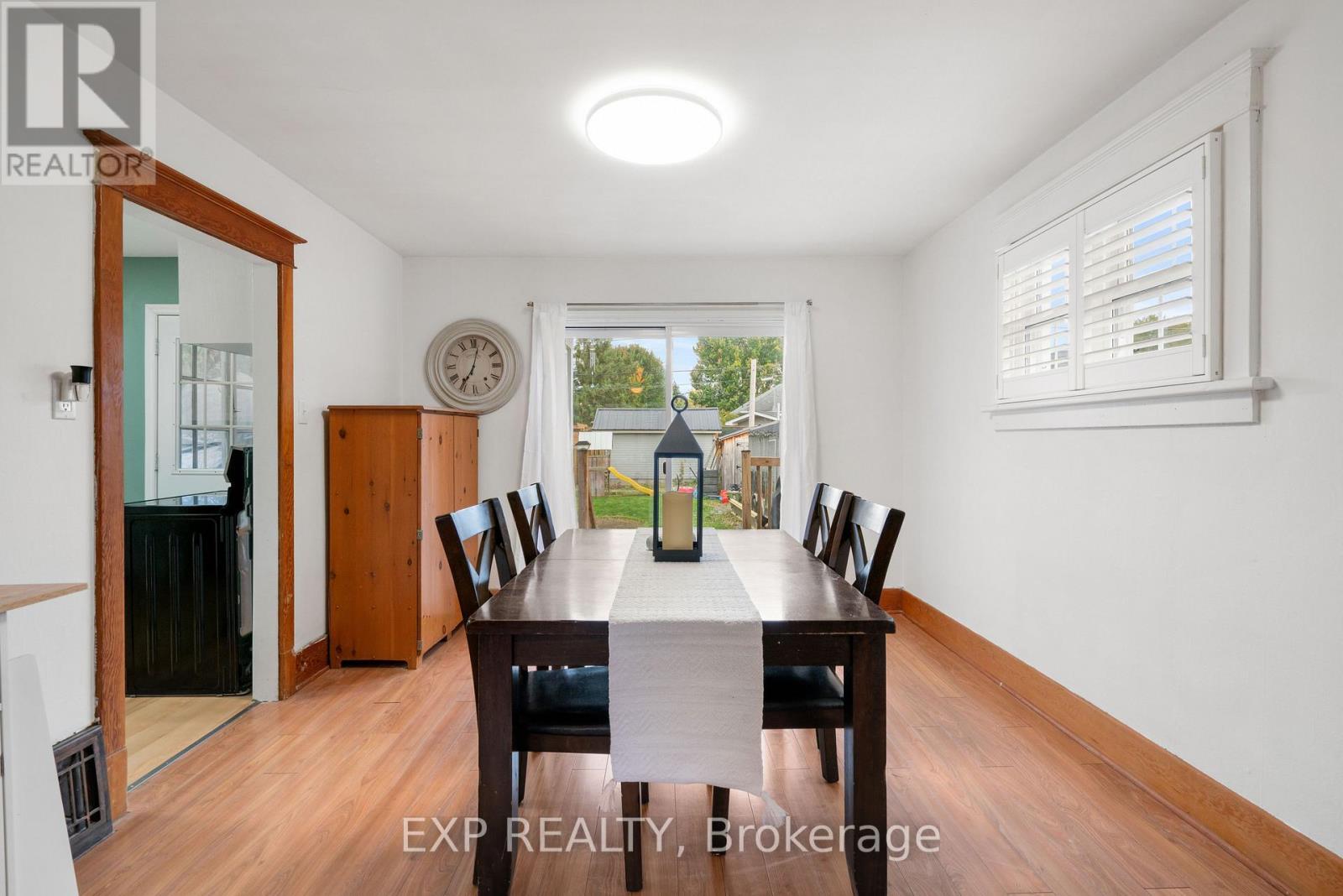 206 Fifth Street W Property Photo 17